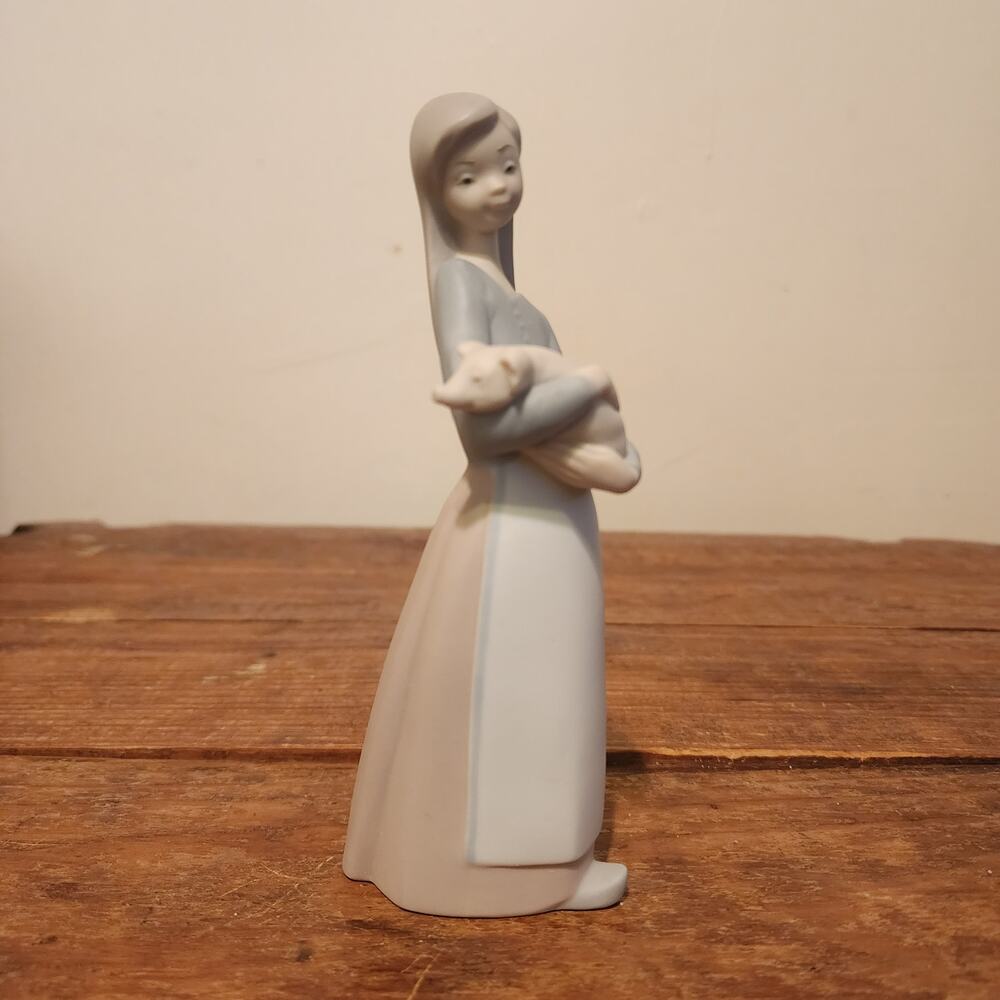 LLADRO Girl Holding Pig Figurine Matte Porcelain 6 3/4" Spain Retired Vintage